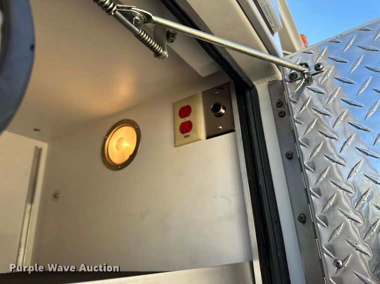 image for item DN0800 1998 Ford E450 ambulance