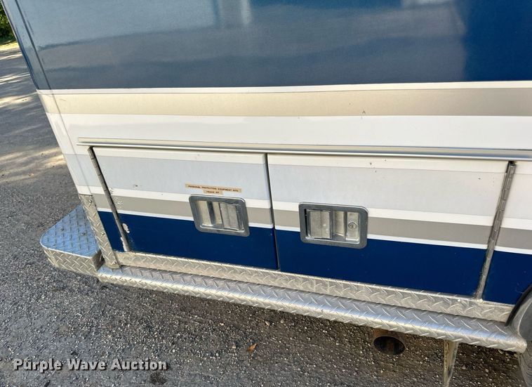 image for item DN0800 1998 Ford E450 ambulance