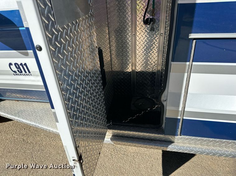 image for item DN0800 1998 Ford E450 ambulance