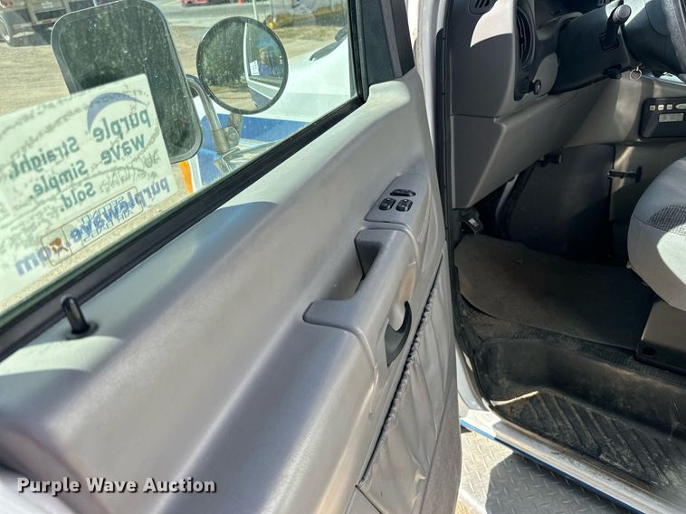 image for item DN0800 1998 Ford E450 ambulance