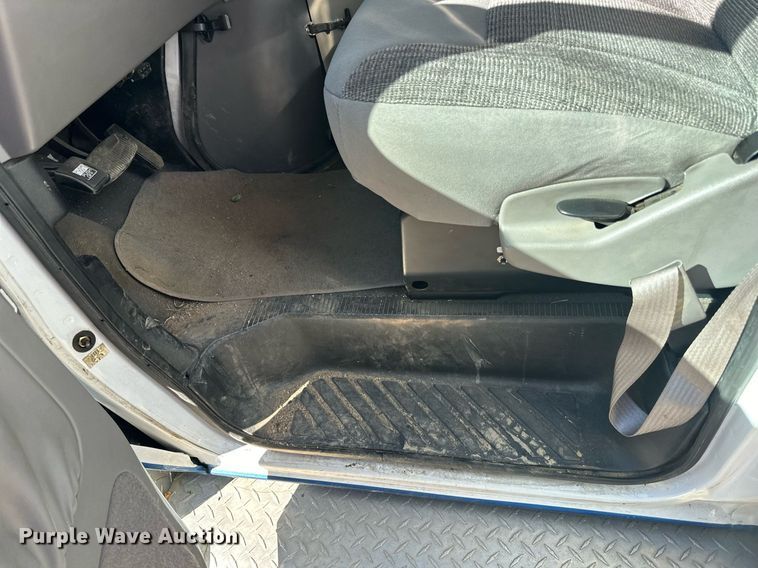 image for item DN0800 1998 Ford E450 ambulance