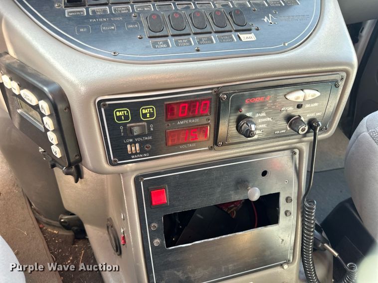 image for item DN0800 1998 Ford E450 ambulance