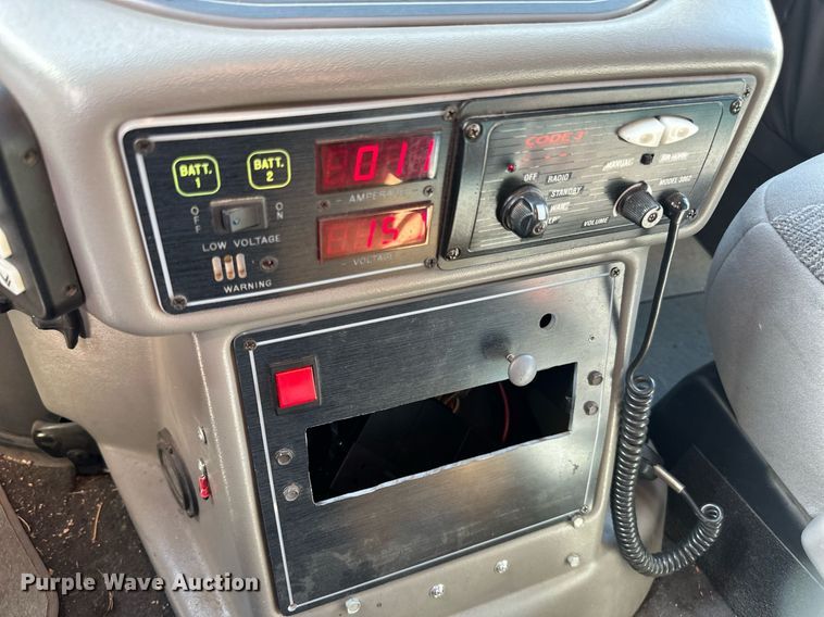 image for item DN0800 1998 Ford E450 ambulance