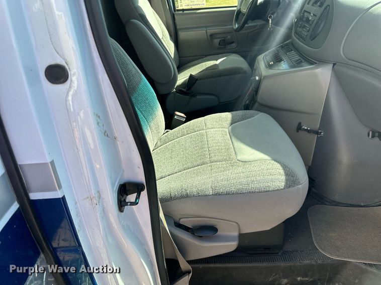 image for item DN0800 1998 Ford E450 ambulance