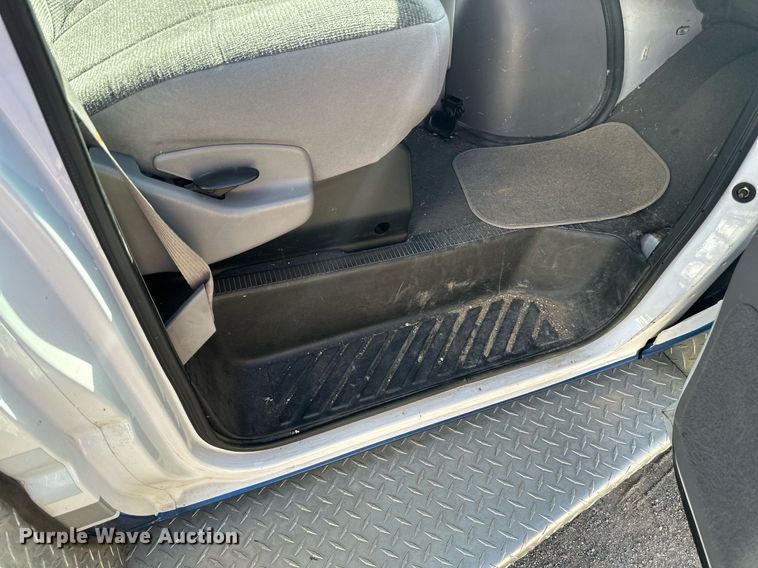 image for item DN0800 1998 Ford E450 ambulance