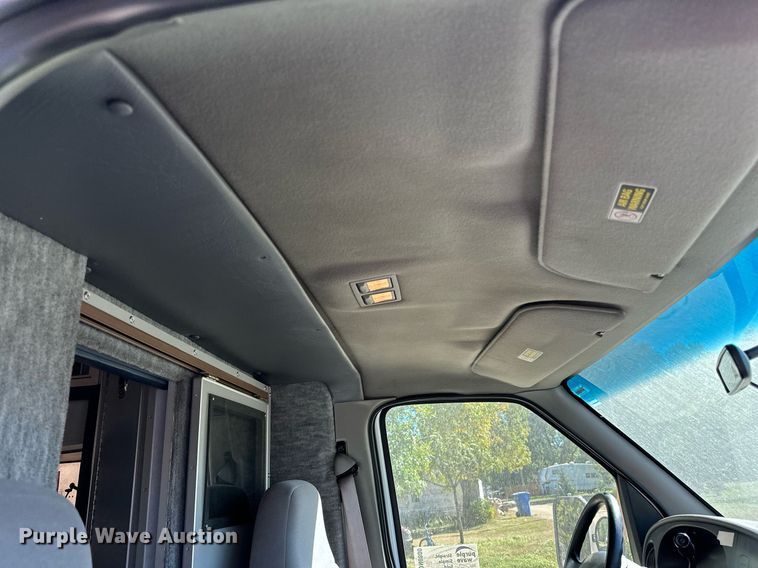 image for item DN0800 1998 Ford E450 ambulance