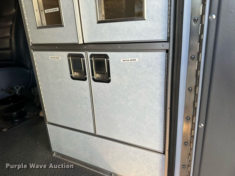 image for item DN0800 1998 Ford E450 ambulance