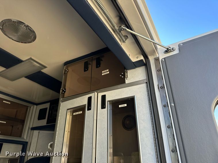 image for item DN0800 1998 Ford E450 ambulance