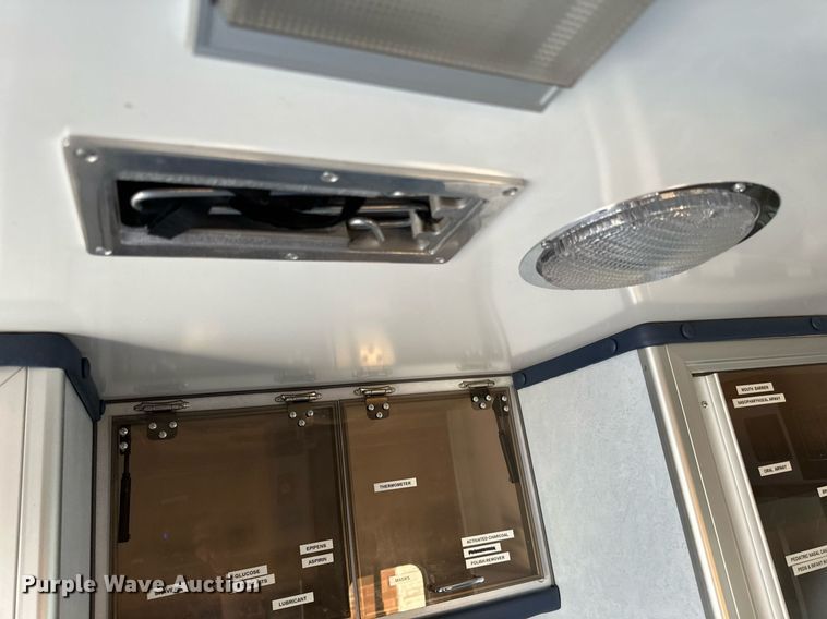 image for item DN0800 1998 Ford E450 ambulance