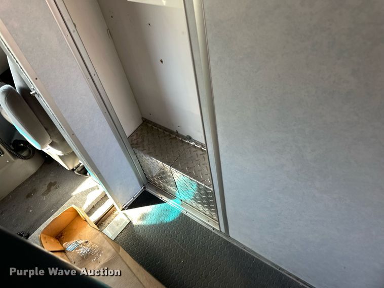 image for item DN0800 1998 Ford E450 ambulance