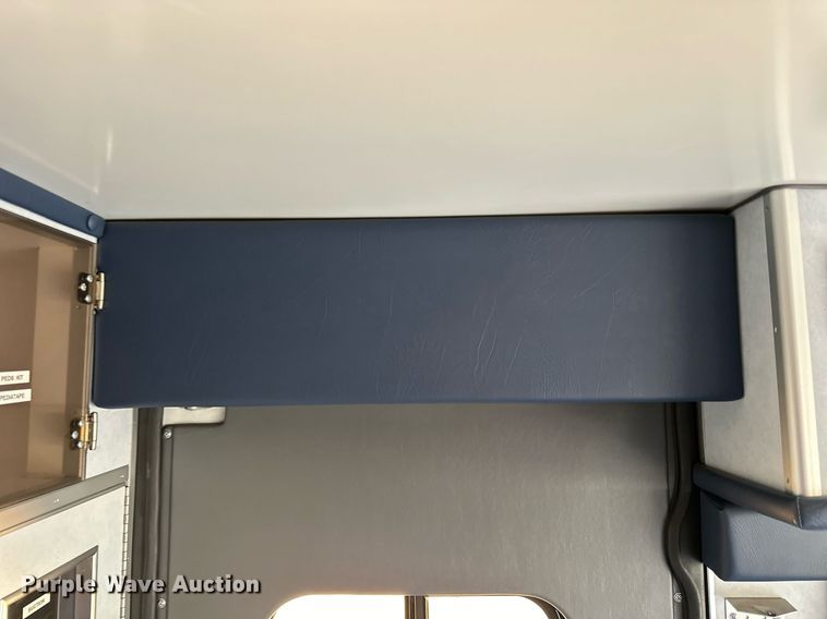 image for item DN0800 1998 Ford E450 ambulance