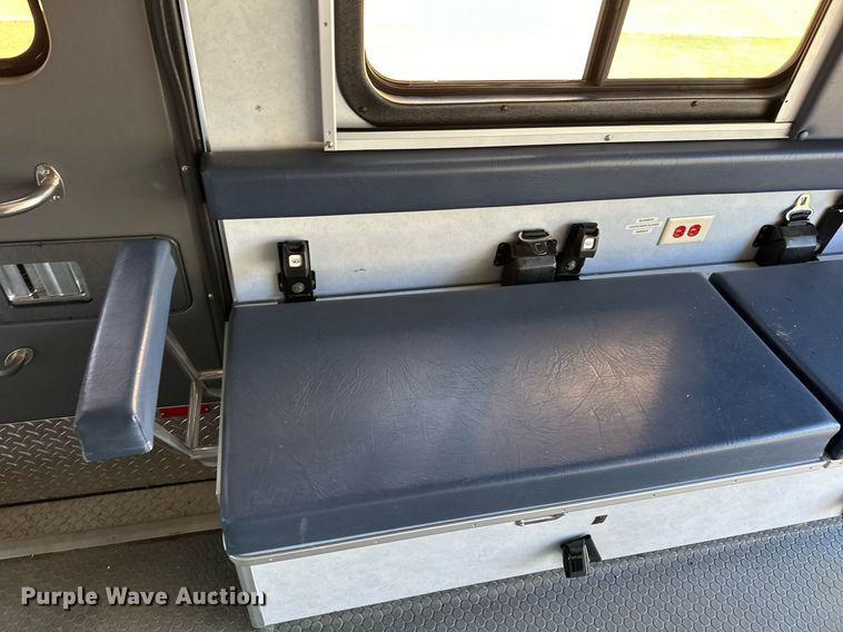 image for item DN0800 1998 Ford E450 ambulance