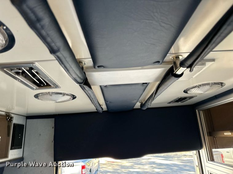 image for item DN0800 1998 Ford E450 ambulance