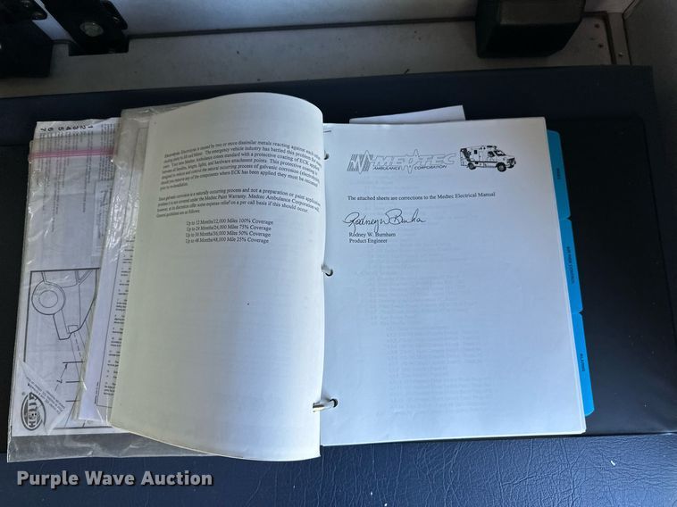 image for item DN0800 1998 Ford E450 ambulance