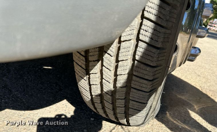 image for item DN0800 1998 Ford E450 ambulance