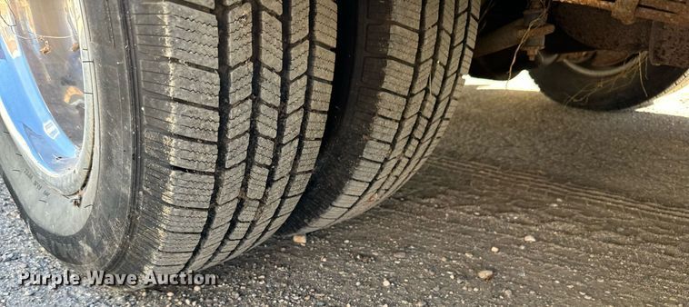 image for item DN0800 1998 Ford E450 ambulance