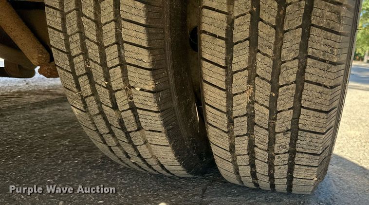 image for item DN0800 1998 Ford E450 ambulance