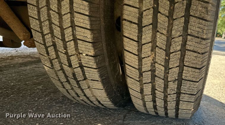 image for item DN0800 1998 Ford E450 ambulance