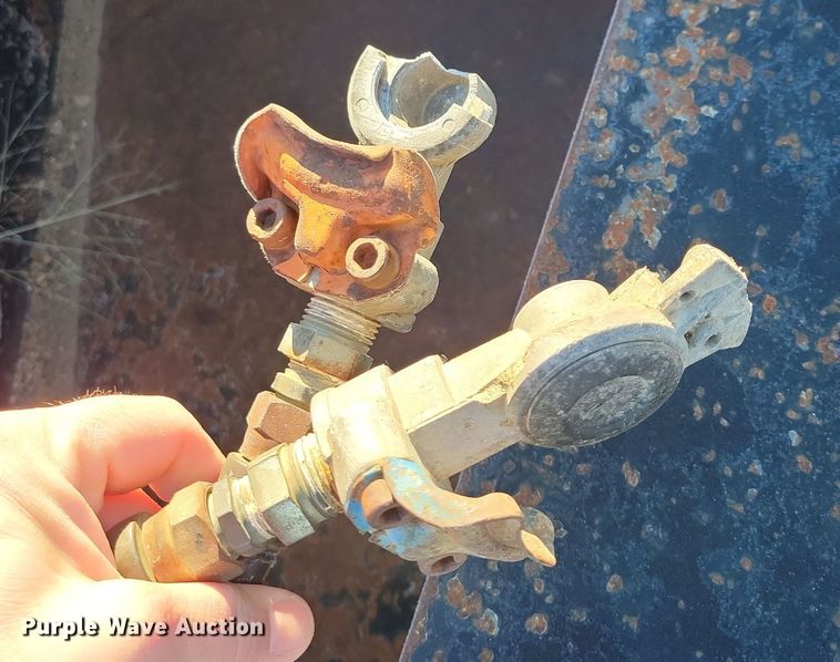 image for item DN3689 2003 Dakota Manufacturing Trail- Eze TE40R24 equipment trailer