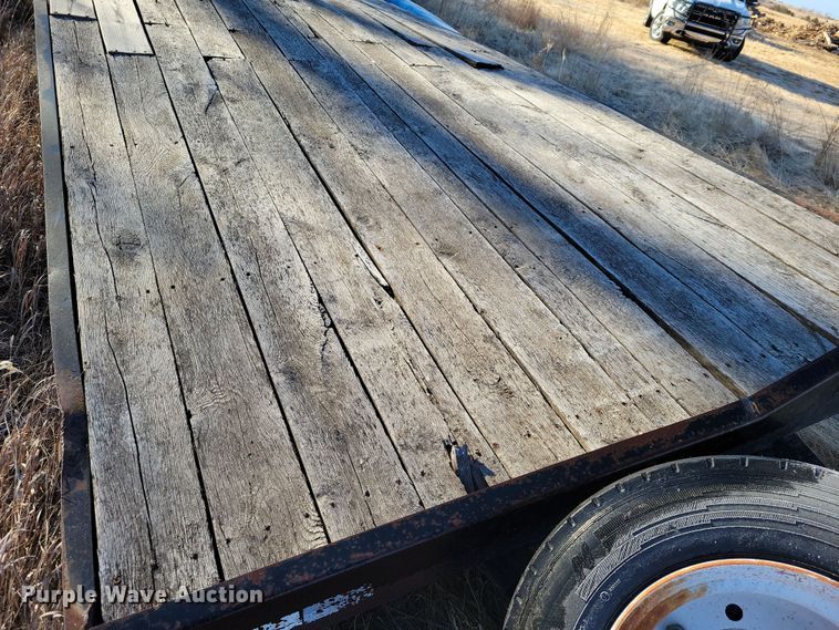 image for item DN3689 2003 Dakota Manufacturing Trail- Eze TE40R24 equipment trailer