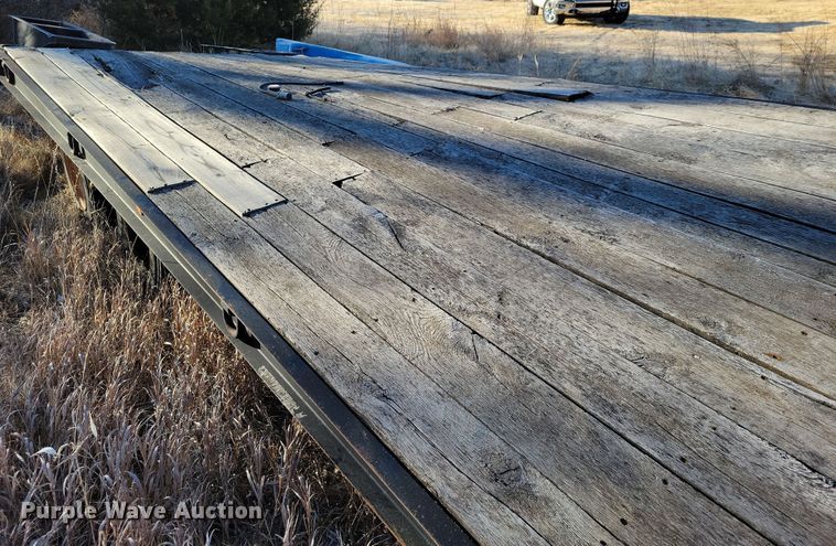 image for item DN3689 2003 Dakota Manufacturing Trail- Eze TE40R24 equipment trailer