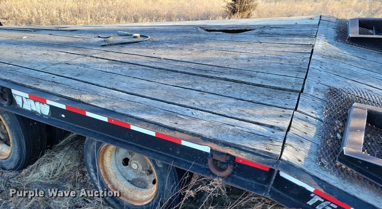 image for item DN3689 2003 Dakota Manufacturing Trail- Eze TE40R24 equipment trailer