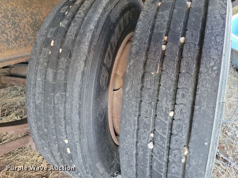 image for item DN3689 2003 Dakota Manufacturing Trail- Eze TE40R24 equipment trailer