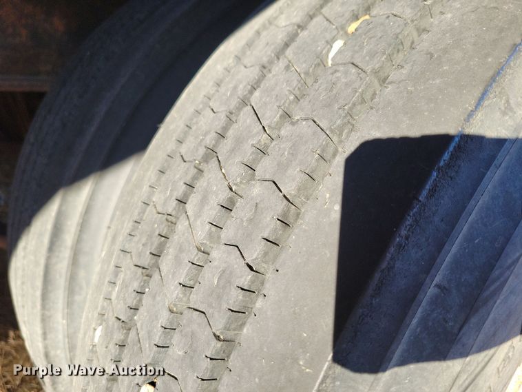 image for item DN3689 2003 Dakota Manufacturing Trail- Eze TE40R24 equipment trailer