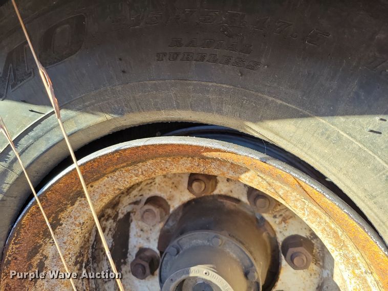 image for item DN3689 2003 Dakota Manufacturing Trail- Eze TE40R24 equipment trailer