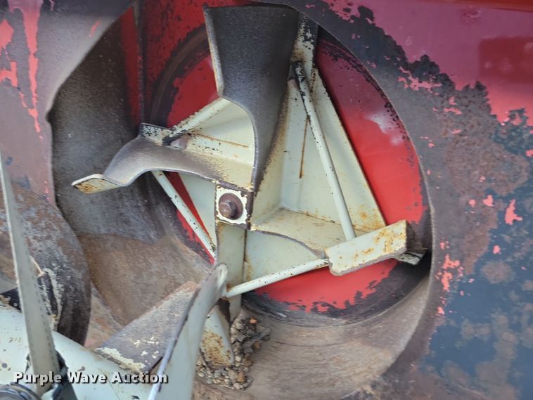 image for item DN3697 Farm King 840 snow blower