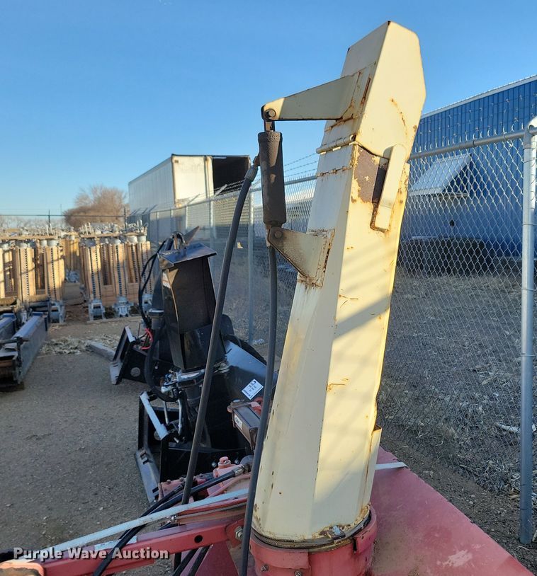 image for item DN3697 Farm King 840 snow blower