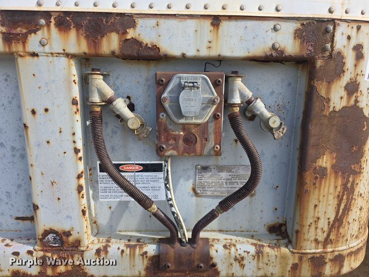 image for item DO7770 1987 Fruehauf FB91 dry van trailer