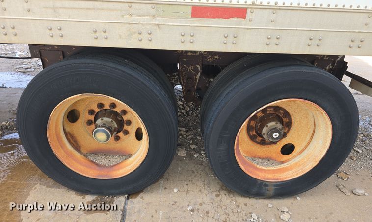 image for item DO7770 1987 Fruehauf FB91 dry van trailer