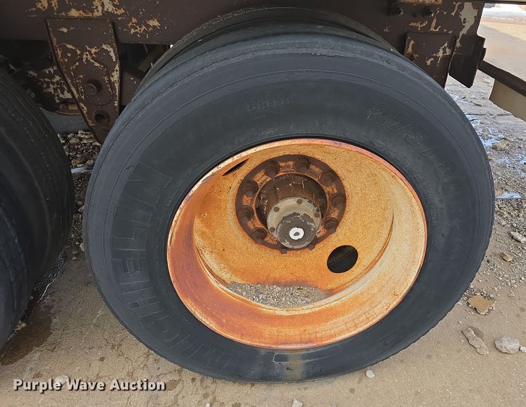 image for item DO7770 1987 Fruehauf FB91 dry van trailer