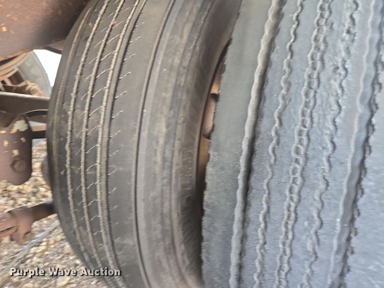 image for item DO7770 1987 Fruehauf FB91 dry van trailer