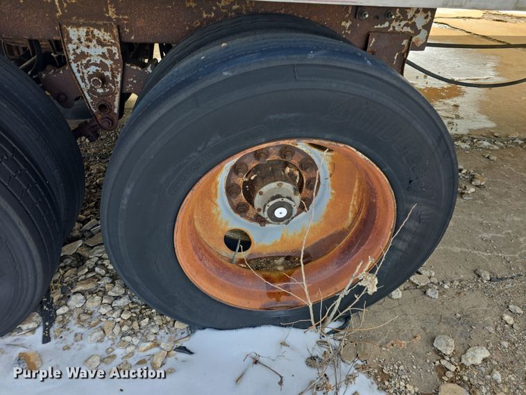 image for item DO7770 1987 Fruehauf FB91 dry van trailer