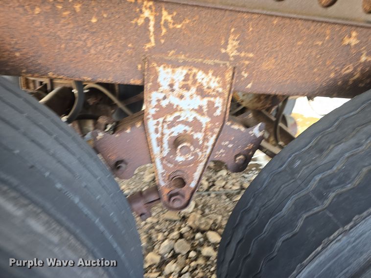 image for item DO7770 1987 Fruehauf FB91 dry van trailer