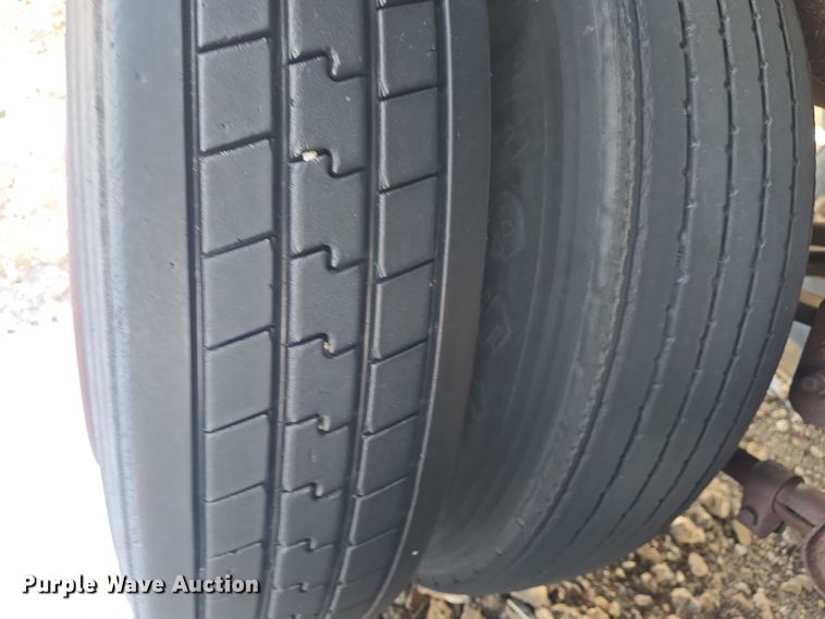 image for item DO7770 1987 Fruehauf FB91 dry van trailer