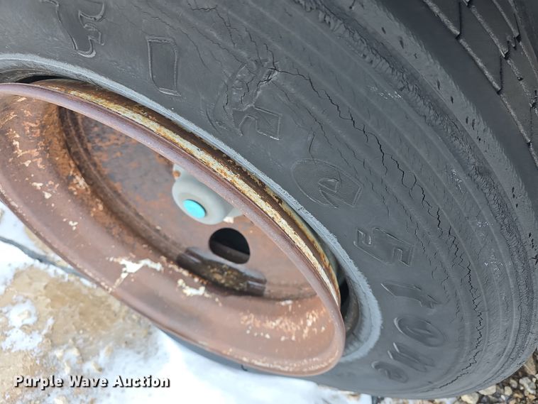 image for item DO7770 1987 Fruehauf FB91 dry van trailer