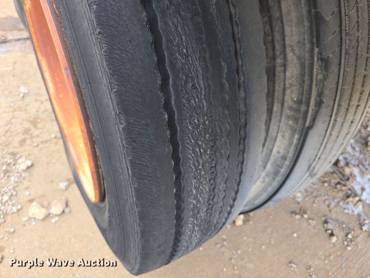 image for item DO7770 1987 Fruehauf FB91 dry van trailer