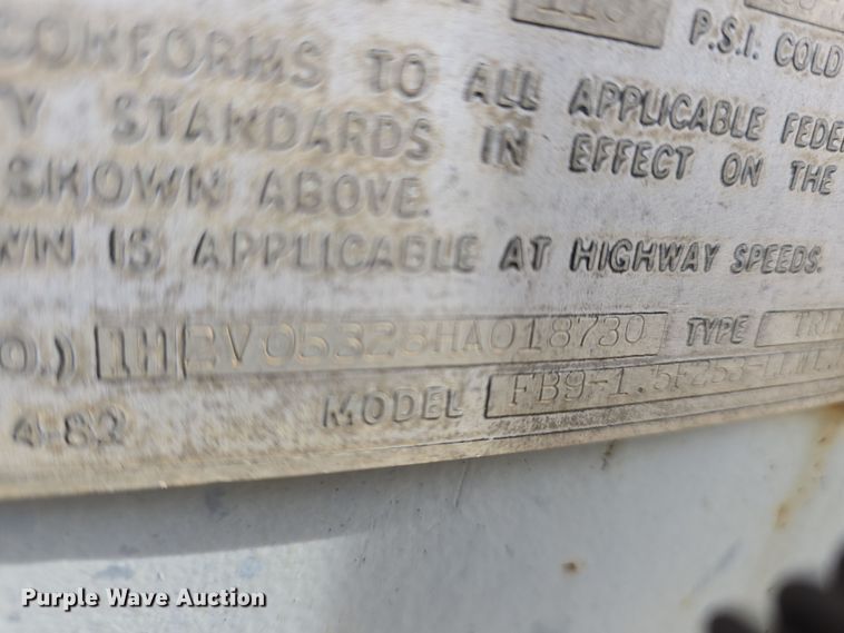 image for item DO7770 1987 Fruehauf FB91 dry van trailer