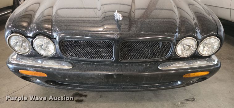 image for item DO7785 1998 Jaguar XJR 