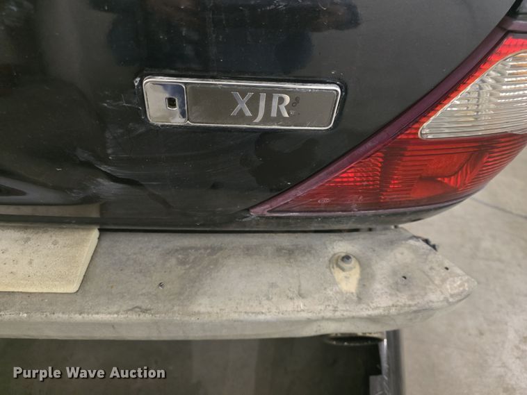 image for item DO7785 1998 Jaguar XJR 