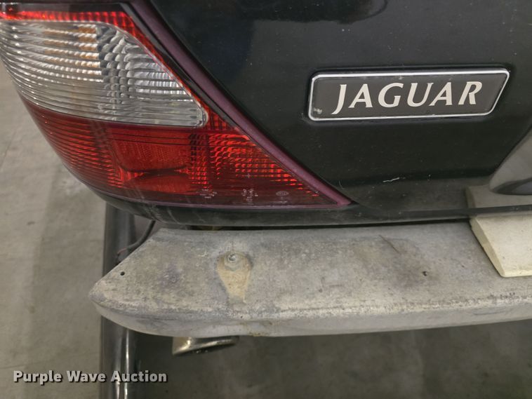 image for item DO7785 1998 Jaguar XJR 