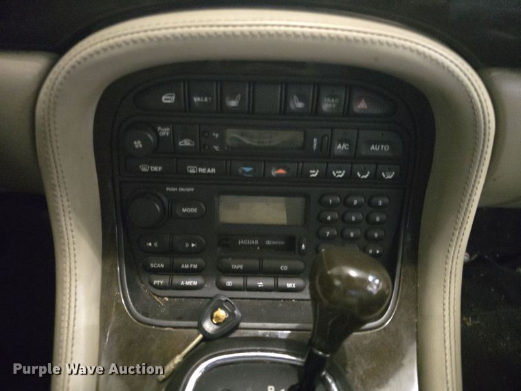 image for item DO7785 1998 Jaguar XJR 