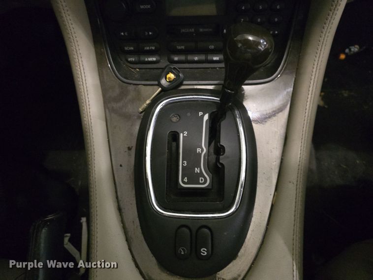 image for item DO7785 1998 Jaguar XJR 