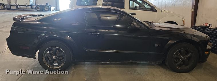 image for item DO7786 2005 Ford Mustang 