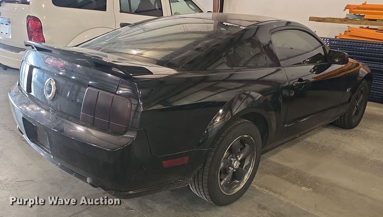 image for item DO7786 2005 Ford Mustang 