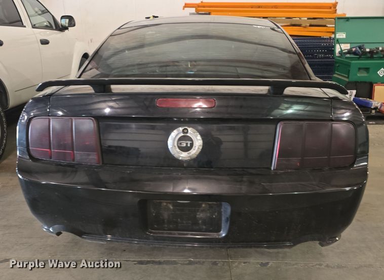 image for item DO7786 2005 Ford Mustang 