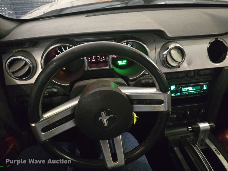 image for item DO7786 2005 Ford Mustang 